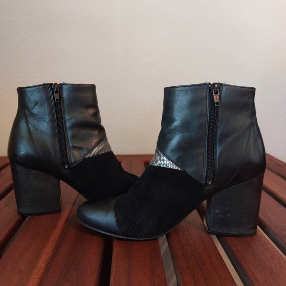Chunky heel three-leather booties - Picture 4 of 7